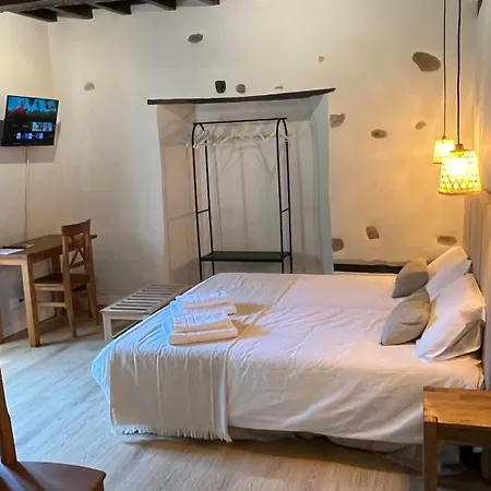 Y El Retiro Del Oso Landsted